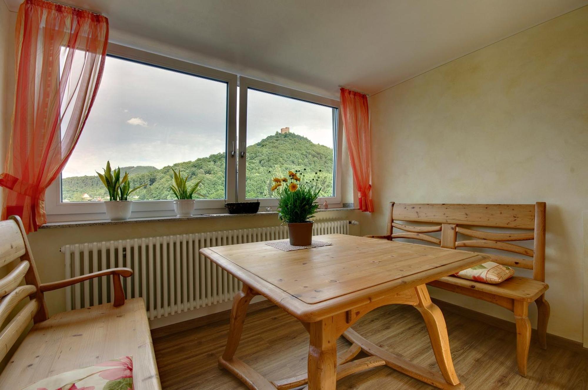 Ferienwohnung Panorama-Fewo Töpfer Annweiler am Trifels Exterior foto